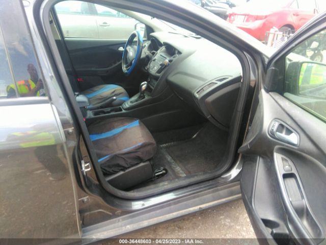 1FADP3K23FL288638 Ford FOCUS SE