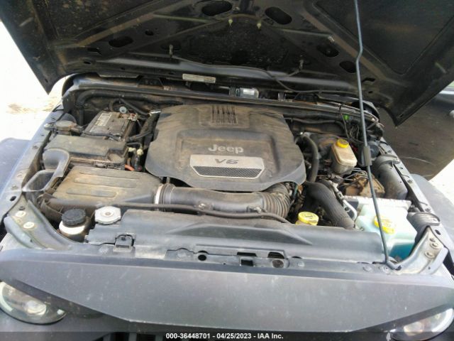 1C4BJWDG7EL288136 Jeep Wrangler Unlimited Sport
