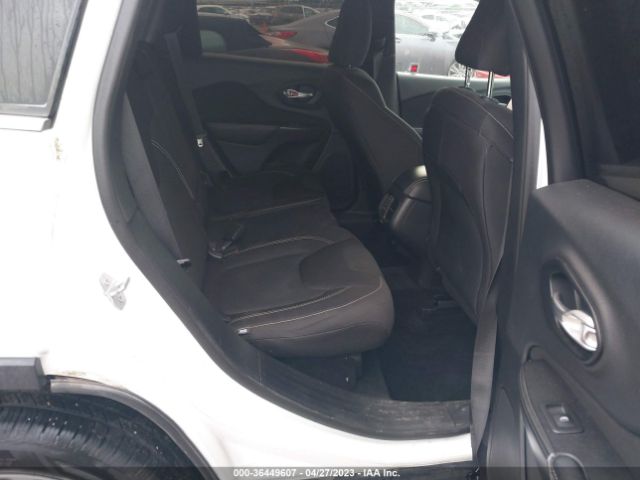 1C4PJLCB7FW566897 Jeep Cherokee Latitude