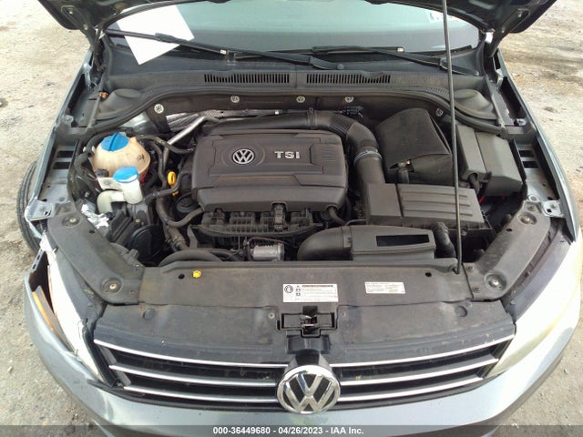 3VWL17AJ5GM204906 Volkswagen Jetta Sedan 1.8t Sel