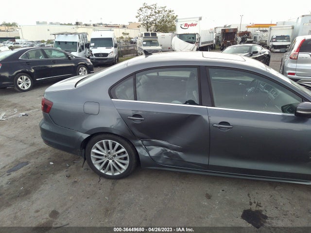 3VWL17AJ5GM204906 Volkswagen Jetta Sedan 1.8t Sel