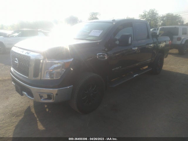 36450306 :رقم المزاد ، 1N6AA1E54HN557968 vin ، 2017 Nissan Titan Sv مزاد بيع