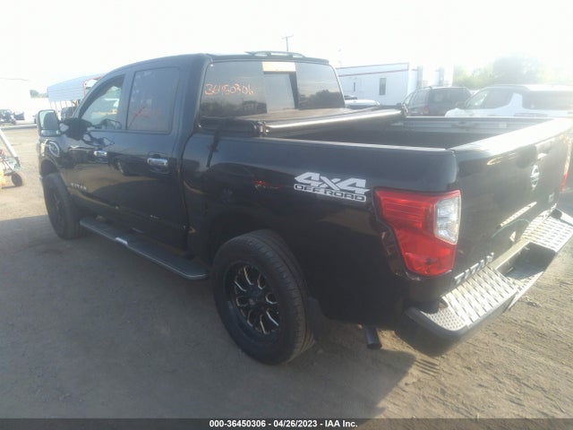 36450306 :رقم المزاد ، 1N6AA1E54HN557968 vin ، 2017 Nissan Titan Sv مزاد بيع