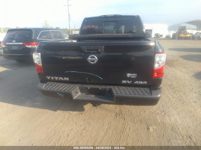 36450306 :رقم المزاد ، 1N6AA1E54HN557968 vin ، 2017 Nissan Titan Sv مزاد بيع