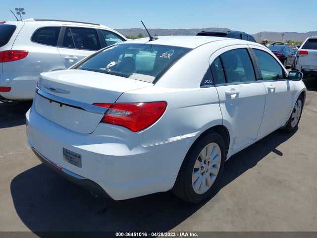 1C3CCBAGXEN137232 Chrysler 200 LX