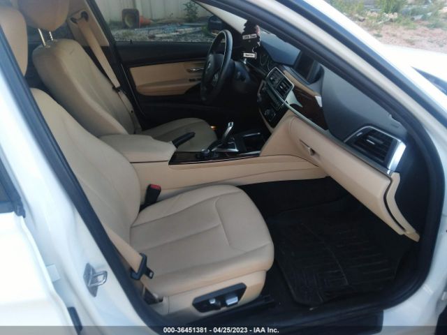 WBA8E1G51HNU14931 BMW 3 Series 320i