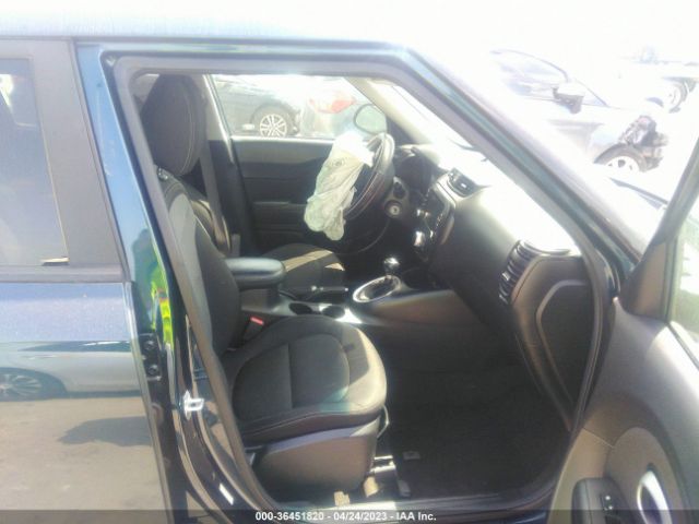 KNDJP3A52J7529566 KIA SOUL +