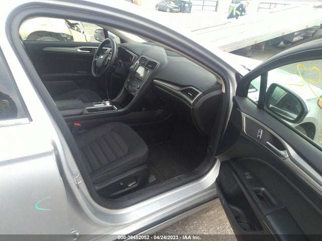 3FA6P0LU9KR197117 Ford Fusion Hybrid Se