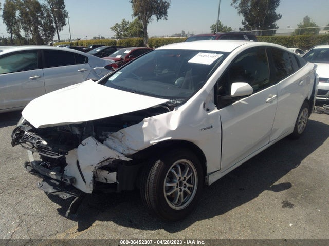 Toyota Prius Two 2016 JTDKBRFU0G3516787 Image 2