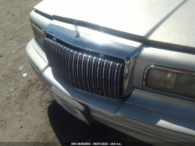 1996 LINCOLN TOWN CAR SGN/DMND ANV/CYPRESS/JN VIN: 1LNLM82W7TY606897