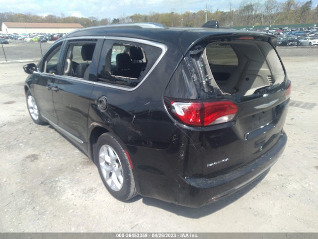 2C4RC1BG8JR122112 Chrysler Pacifica Touring L