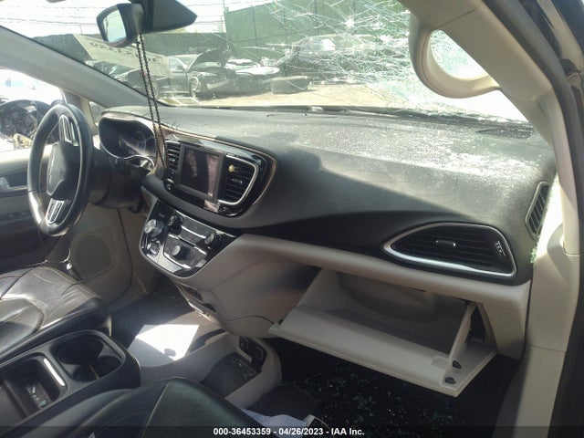 2C4RC1BG8JR122112 Chrysler Pacifica Touring L