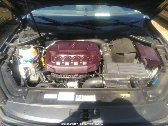 1VWAA7A33JC018377 Volkswagen Passat 2.0t S/r-line
