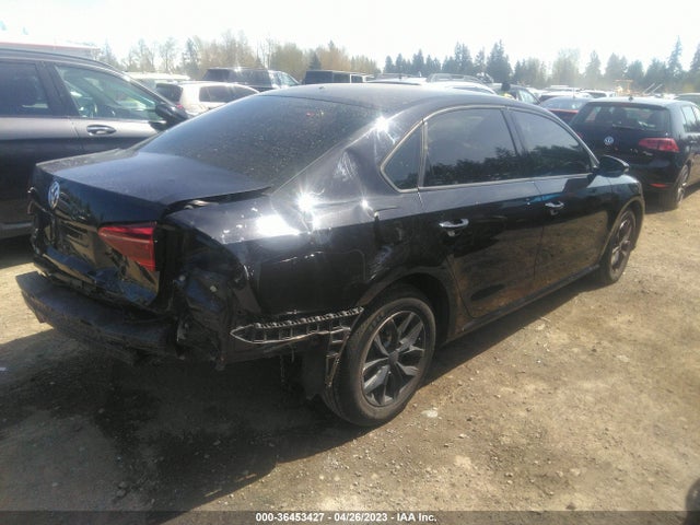 1VWAA7A33JC018377 Volkswagen Passat 2.0t S/r-line