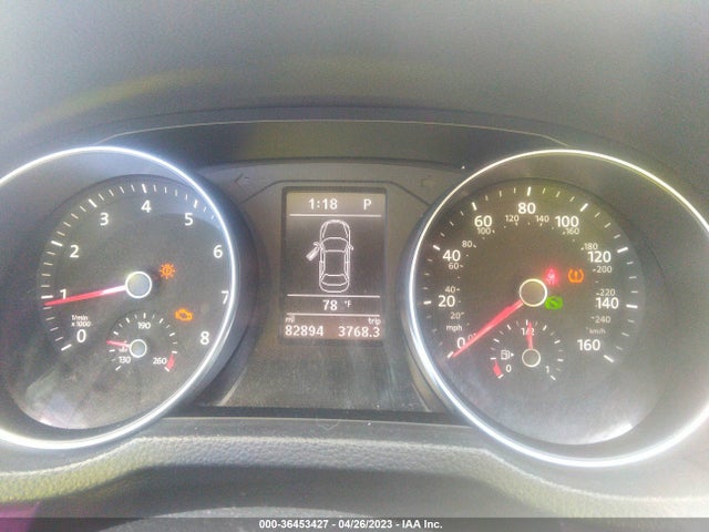1VWAA7A33JC018377 Volkswagen Passat 2.0t S/r-line