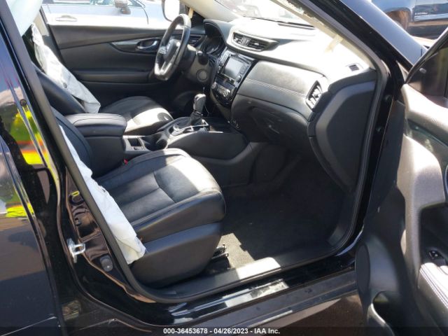 JN8AT2MV3JW317917 Nissan Rogue Sl