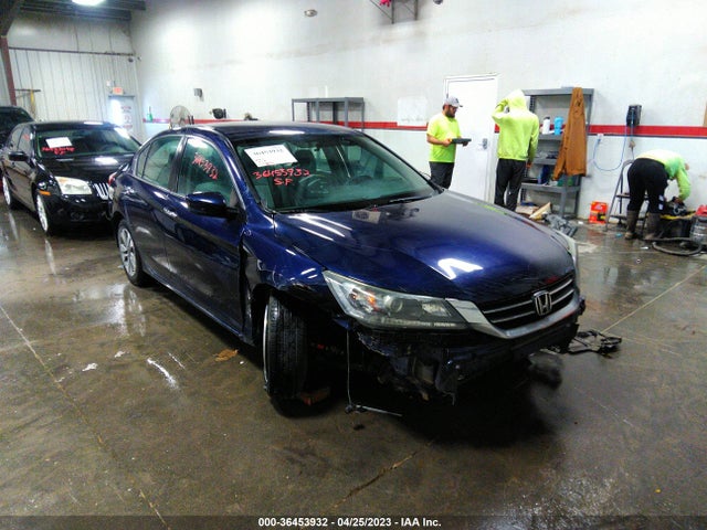 2015 1HGCR2F38FA253877 main image