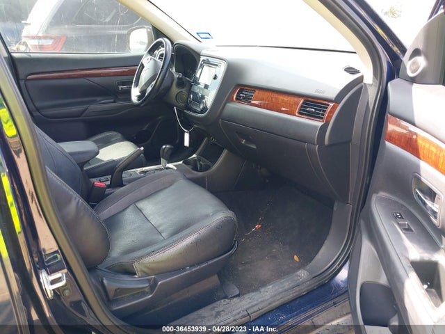 JA4AD3A38EZ018259 Mitsubishi Outlander Se