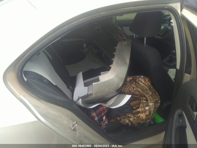 3VW1K7AJ8FM231097 Volkswagen Jetta Sedan 2.0l S