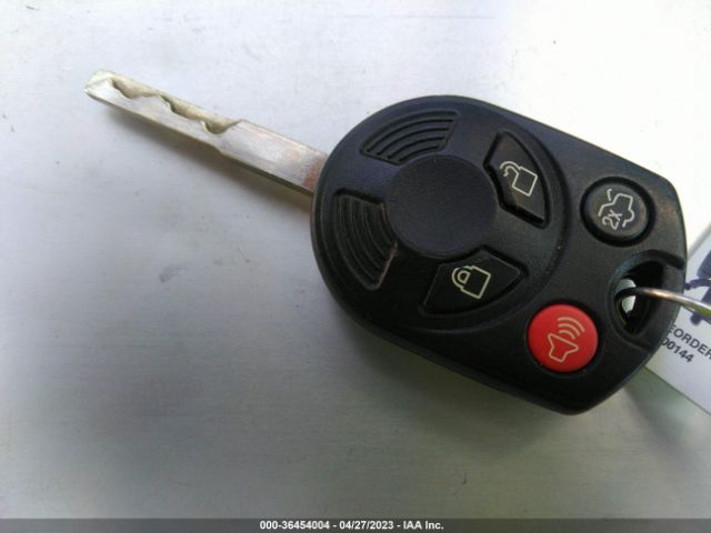 1FADP3K27GL212826 Ford FOCUS SE