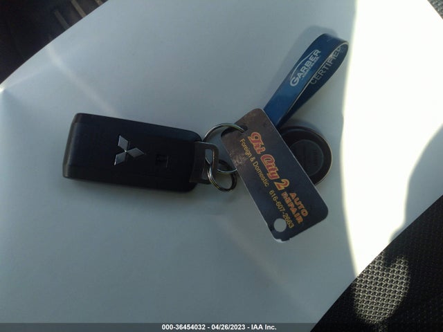 2011 MITSUBISHI OUTLANDER SE VIN: JA4JT3AW0BU023008