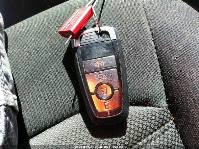 3FA6P0HD0JR241318 Ford FUSION SE