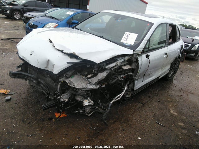 2017 Porsche Cayenne, VIN: WP1AE2A22HLA71596
