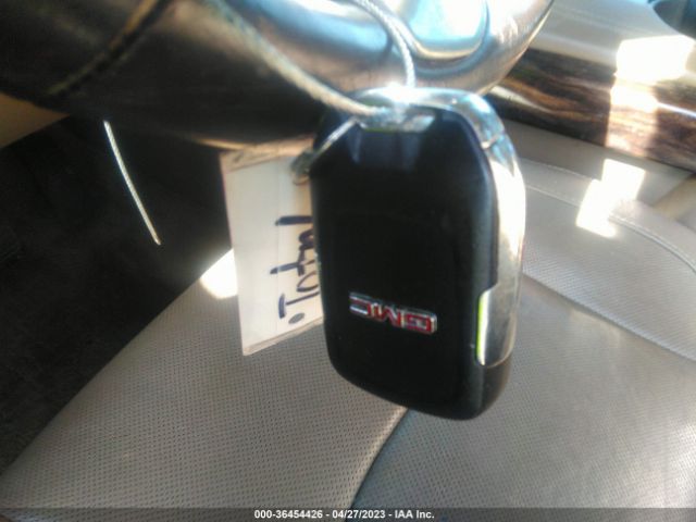 1GKS2GKC7JR168223 GMC Yukon Xl Slt