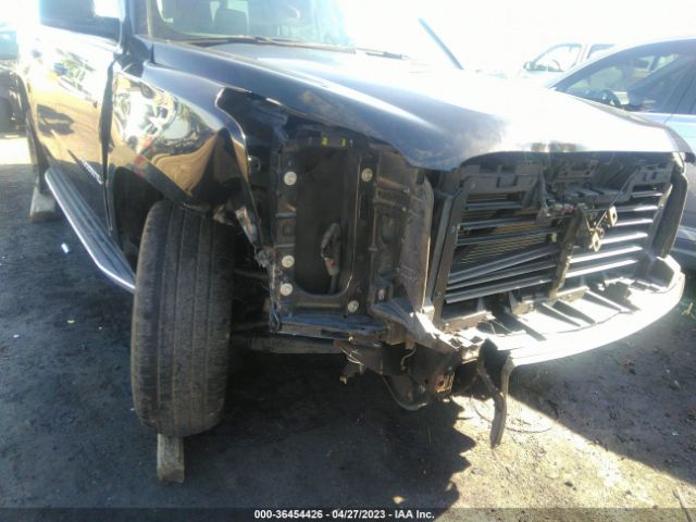 1GKS2GKC7JR168223 GMC Yukon Xl Slt