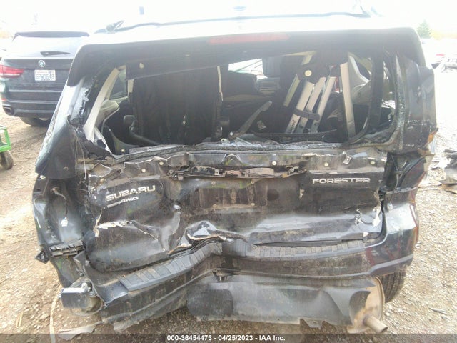 Subaru Forester Premium 2018 JF2SJAGC8JH523007 Image 6