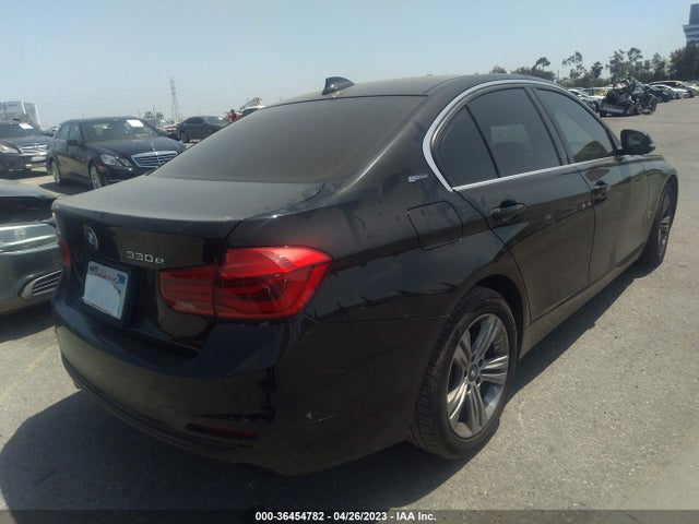 WBA8E1C52JA177885 BMW 3 Series 330e Iperformance