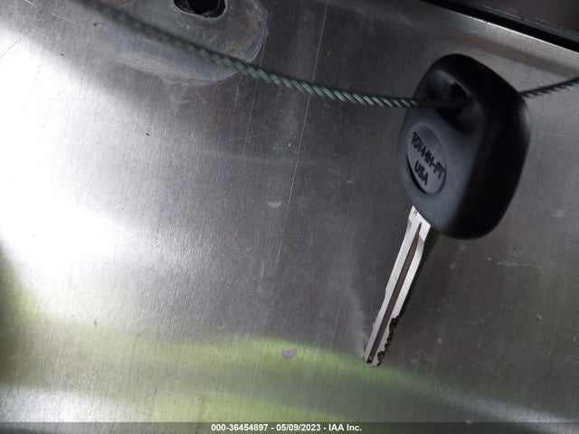 Toyota RAV4 LE 2017 JTMZFREV5HJ127699 Image 11