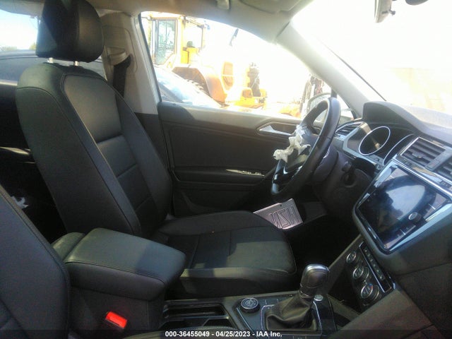 3VV2B7AXXKM116413 Volkswagen TIGUAN SE