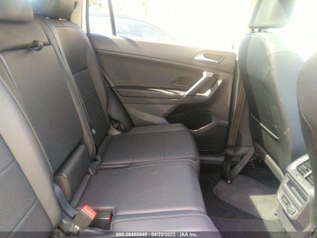 3VV2B7AXXKM116413 Volkswagen TIGUAN SE