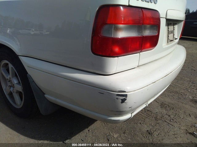 1999 VOLVO S70 VIN: YV1LT56D3X2581448