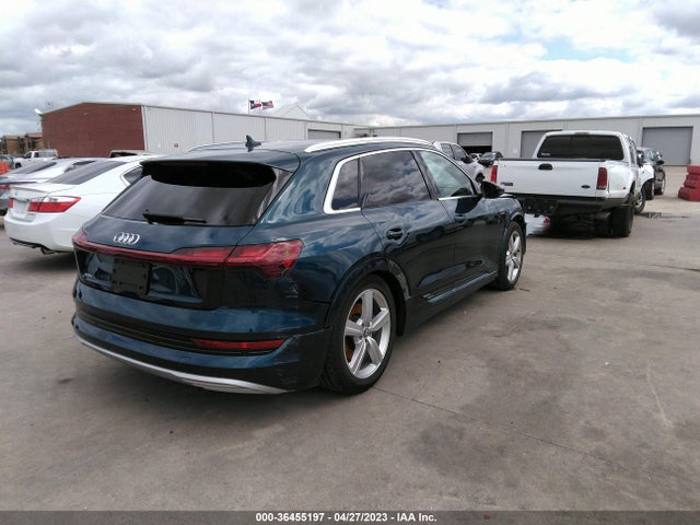 2019 Audi e-tron, VIN: WA1LAAGEXKB021814