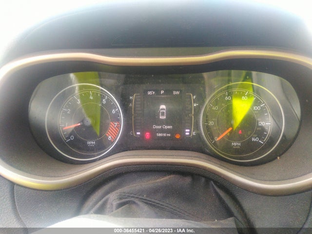 Jeep Cherokee Latitude 2015 1C4PJMCS1FW633256 Image 8