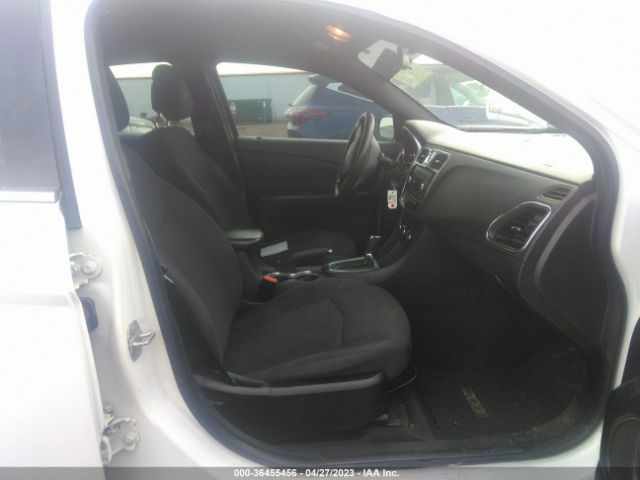 1C3CCBAB6EN207569 Chrysler 200 LX