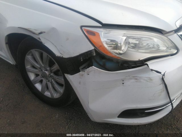 1C3CCBAB6EN207569 Chrysler 200 LX