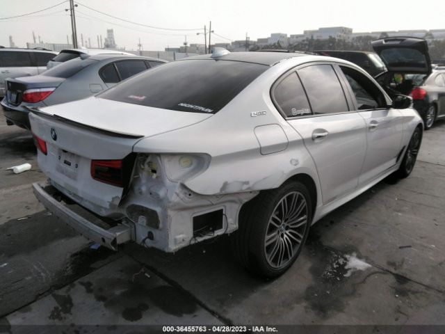 WBAJA9C54JB033602 BMW 5 Series 530e Iperformance
