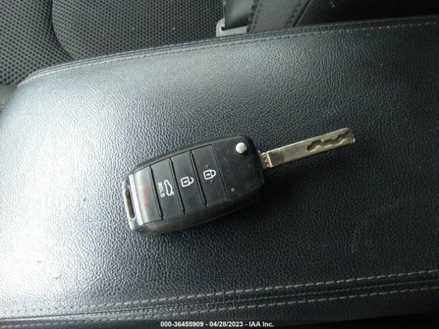 5XXGT4L35KG347974 KIA Optima Lx