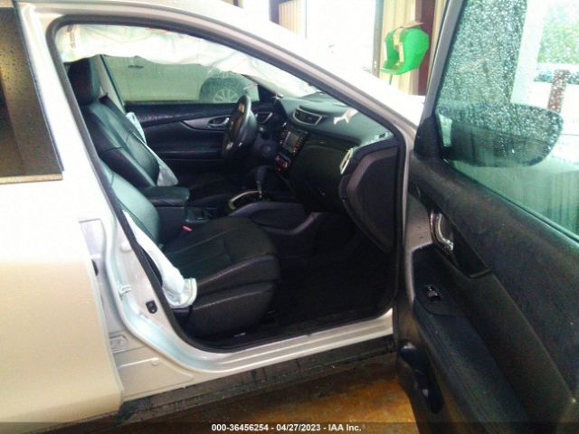 5N1AT2MT8GC877240 Nissan Rogue Sl