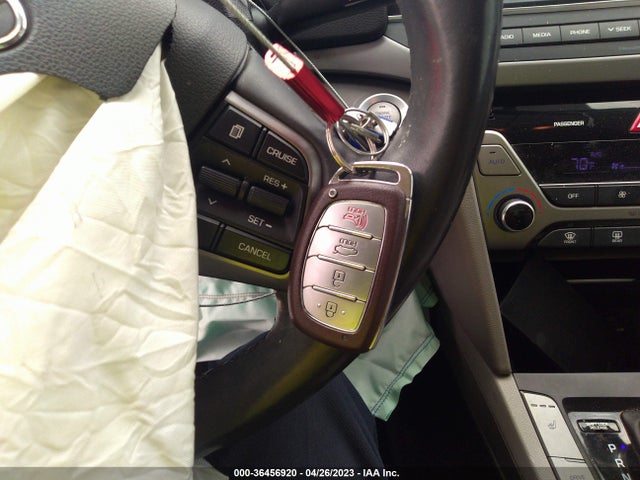 Hyundai Elantra Value Edition 2018 KMHD84LF2JU473860 Image 3