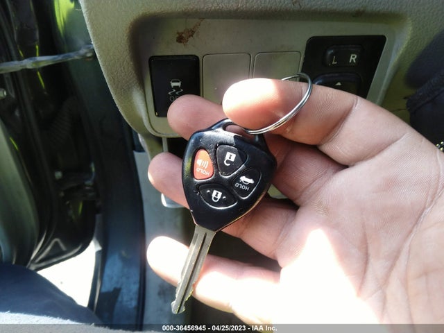2011 TOYOTA COROLLA L/LE/S VIN: 2T1BU4EE4BC700301