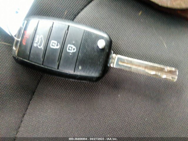 KNDJN2A23K7001820 KIA Soul Base