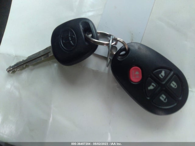 Toyota SIENNA LE 2014 5TDKK3DC8ES452355 Image 3