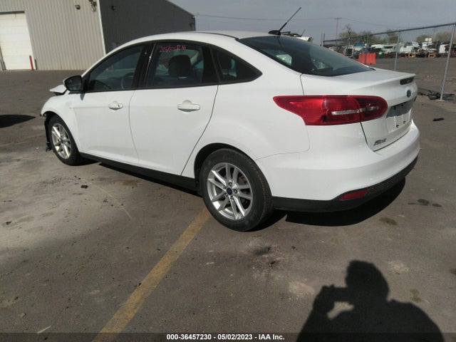 Ford FOCUS SE 2016 1FADP3F26GL347824 Image 3