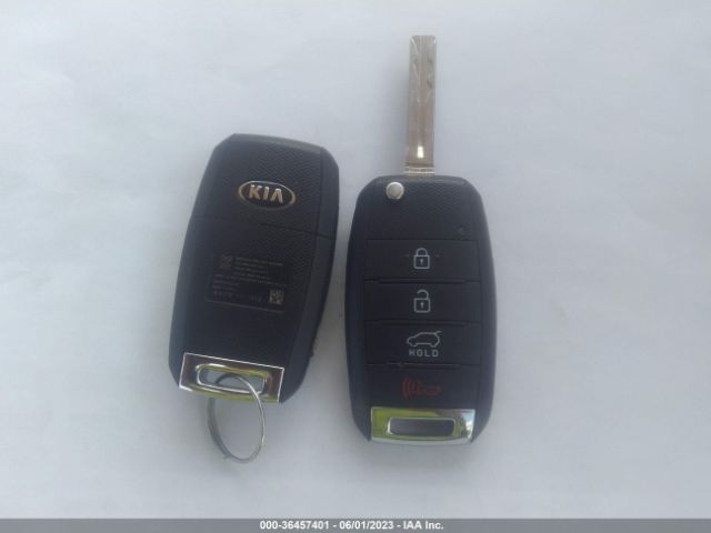 KNDJN2A29E7097327 KIA Soul Base