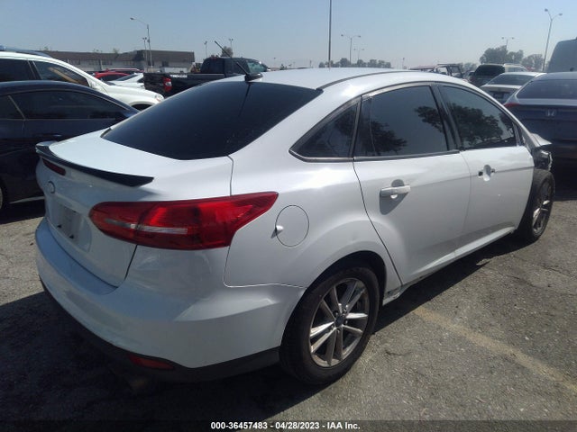 Ford FOCUS SE 2017 1FADP3F24HL271926 Image 6
