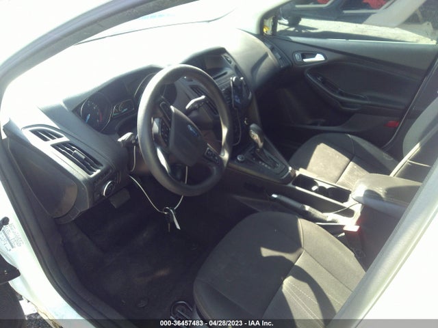Ford FOCUS SE 2017 1FADP3F24HL271926 Image 7